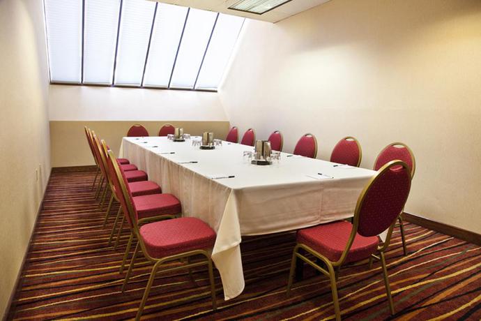 Imagen de los interiores del Hotel University Place and Conference Center. Foto 12