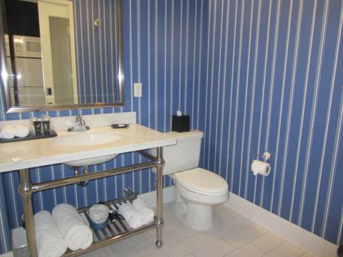 Imagen de la habitación del Hotel University Plaza Waterfront. Foto 7