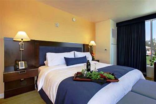 Imagen de la habitación del Hotel University Plaza Waterfront. Foto 9