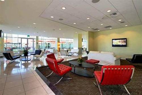 Imagen de la habitación del Hotel University Plaza Waterfront. Foto 10