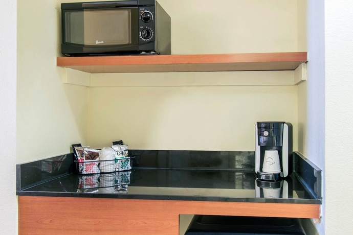 Imagen de la habitación del Hotel University & Suites Shippensburg, Trademark by Wyndham. Foto 18