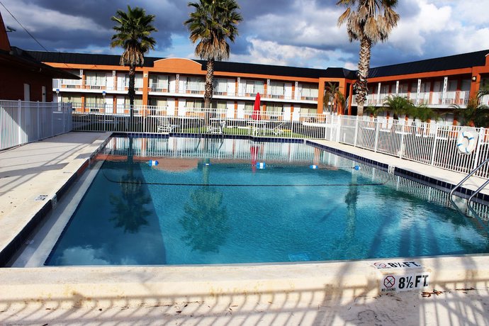 Imagen de la piscina del Hotel Unno Boutique. Foto 17