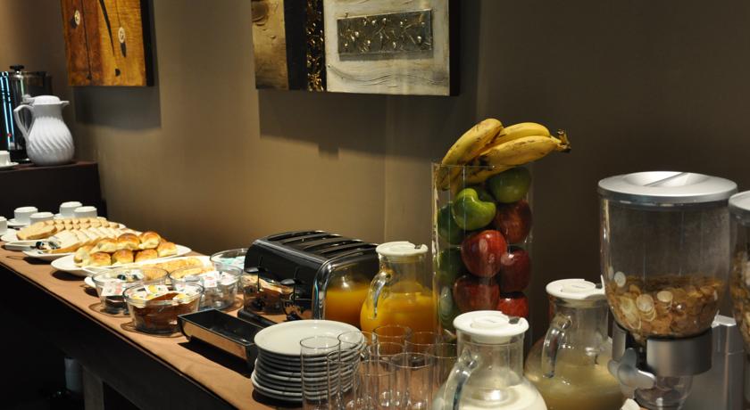 Imagen del bar/restaurante del Hotel Uno Buenos Aires Suites. Foto 2