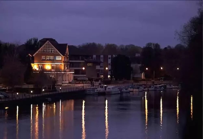 Imagen general del Hotel Uno Thames. Foto 1