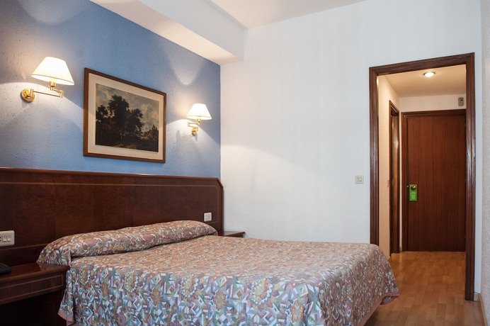 Imagen de la habitación del Hotel Unzaga Plaza. Foto 8