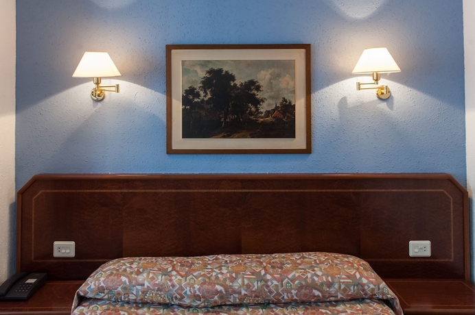 Imagen de la habitación del Hotel Unzaga Plaza. Foto 9