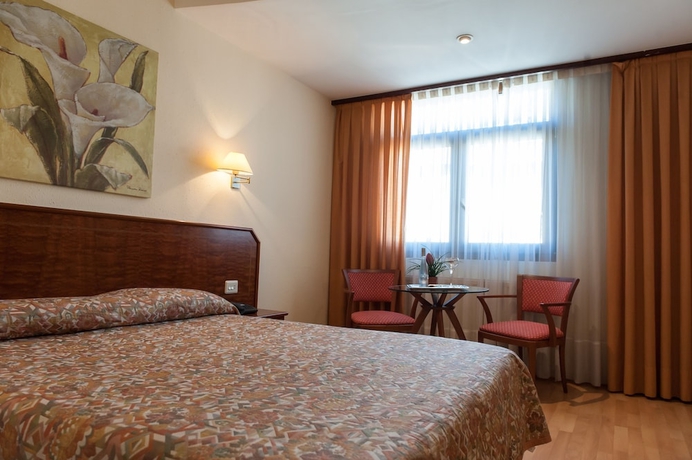 Imagen de la habitación del Hotel Unzaga Plaza. Foto 11