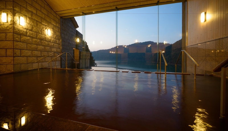 Imagen de la piscina del Hotel Unzen Azumaen. Foto 17