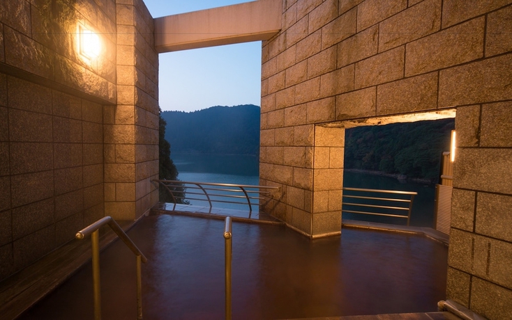 Imagen de la piscina del Hotel Unzen Azumaen. Foto 19