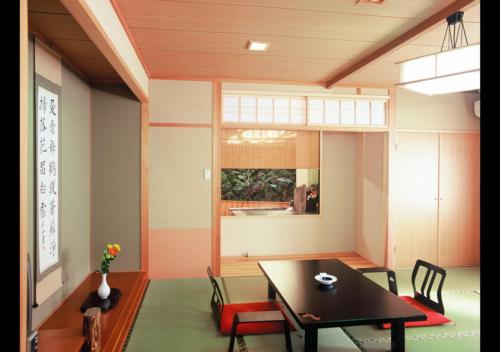 Imagen de la habitación del Hotel Unzen Iwaki Ryokan. Foto 7