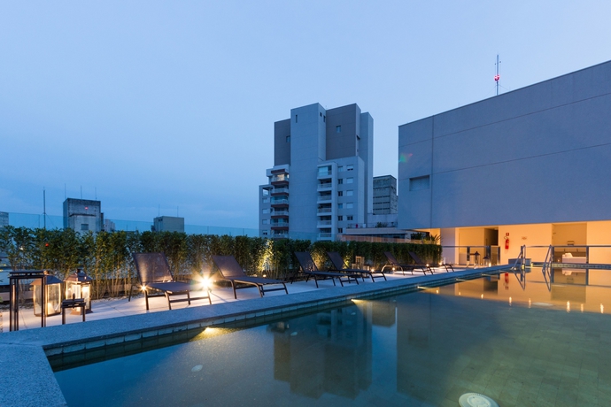 Imagen de la piscina del Hotel Uotel Downtown S&atilde;o Lu&iacute;s. Foto 17