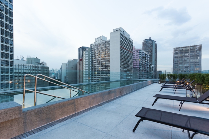 Imagen de la piscina del Hotel Uotel Downtown S&atilde;o Lu&iacute;s. Foto 18