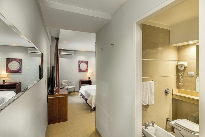 Imagen de la habitación del Hotel Up Retiro. Foto 12
