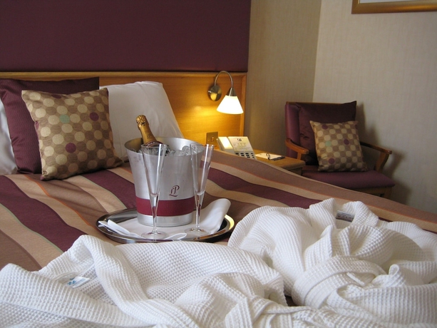 Imagen de la habitación del Hotel Uplawmoor. Foto 9