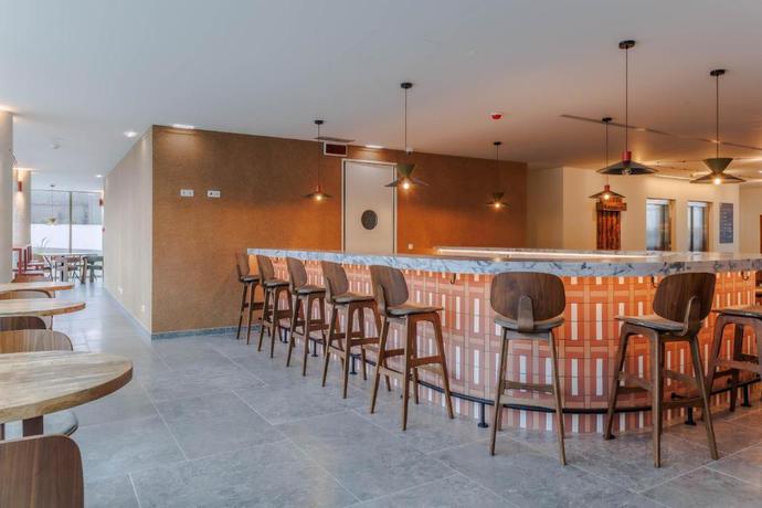 Imagen del bar/restaurante del Hotel Upon Harbor - Seixal Bay. Foto 2