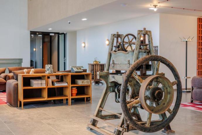 Imagen de los interiores del Hotel Upon Harbor - Seixal Bay. Foto 32