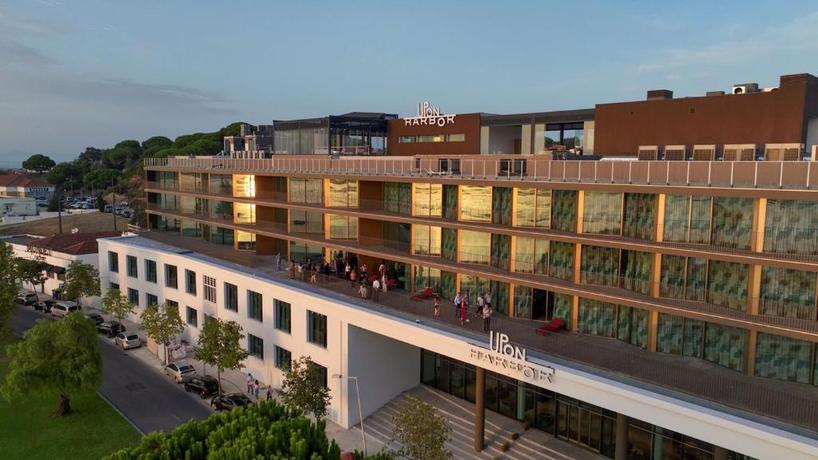 Imagen de los exteriores del Hotel Upon Harbor - Seixal Bay. Foto 26