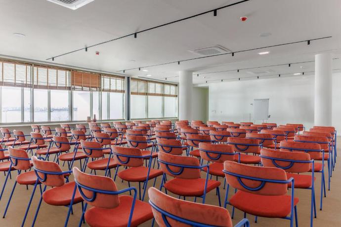 Imagen de los interiores del Hotel Upon Harbor - Seixal Bay. Foto 35