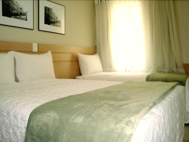 Imagen de la habitación del Hotel Upper. Foto 12