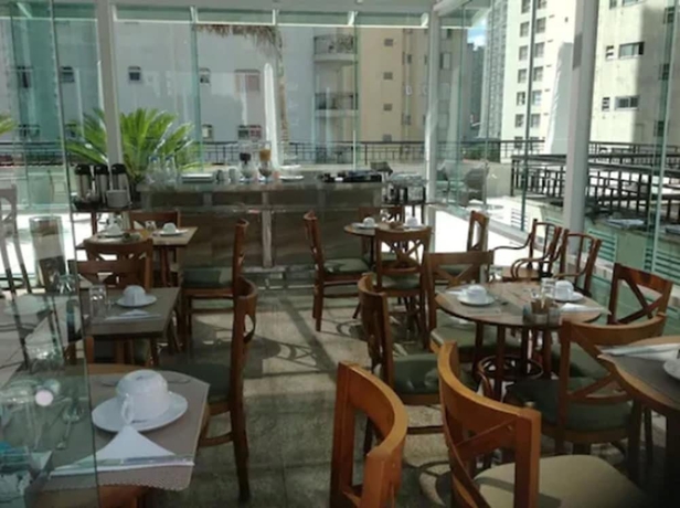 Imagen del bar/restaurante del Hotel Upper. Foto 3