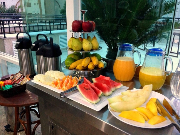 Imagen del bar/restaurante del Hotel Upper. Foto 4