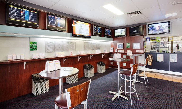 Imagen del bar/restaurante del Hotel Upper Ross. Foto 5