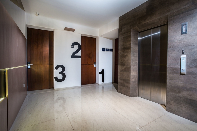 Imagen de los interiores del Hotel Upscale Suites. Foto 16