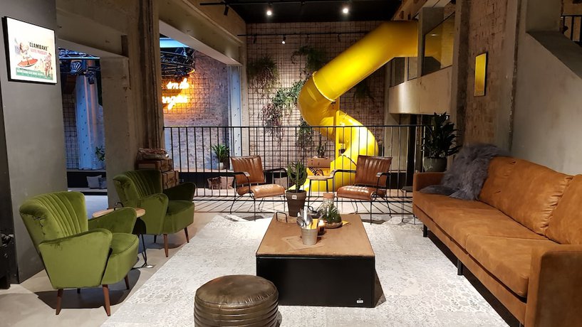 Imagen de los interiores del Hotel Upstairs. Foto 11