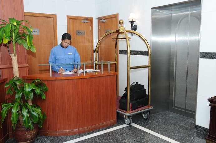 Imagen de los interiores del Hotel Uptown Apartments Abu Dhabi. Foto 17