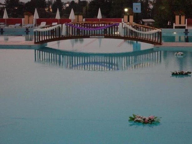 Imagen de la piscina del Hotel Uptown Buyuk Anadolu Girne. Foto 19