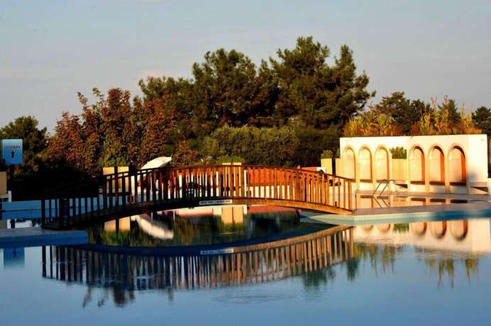 Imagen de la piscina del Hotel Uptown Buyuk Anadolu Girne. Foto 20