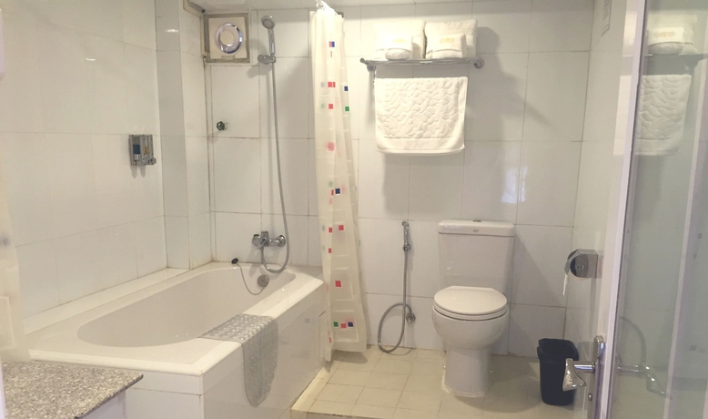 Imagen de la habitación del Hotel Uptown. Foto 8