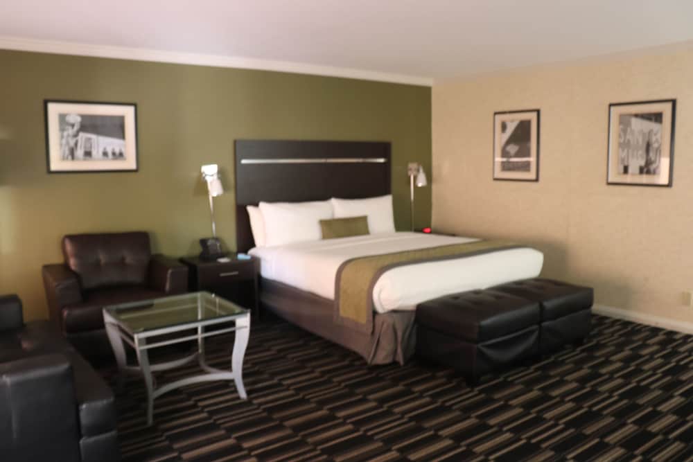 Imagen de la habitación del Hotel Uptown Oasis San Jose Airport. Foto 4