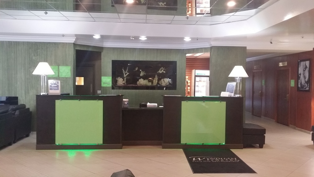 Imagen de los interiores del Hotel Uptown Oasis San Jose Airport. Foto 19