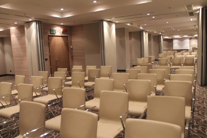 Imagen de los interiores del Hotel Uptown Palace. Foto 16