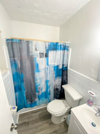 Imagen de la habitación del Hotel Uptown Suites. Foto 12