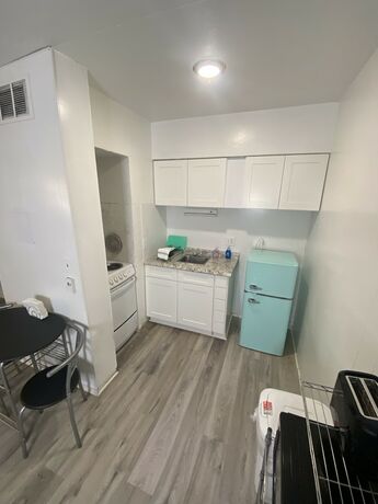 Imagen general del Hotel Uptown Suites. Foto 3