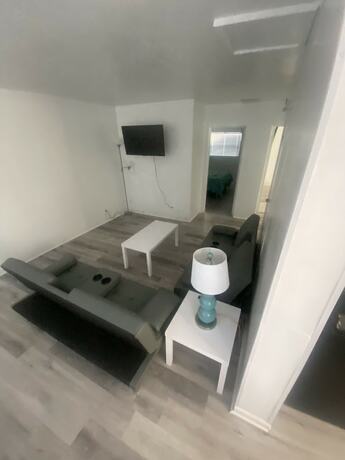 Imagen general del Hotel Uptown Suites. Foto 4