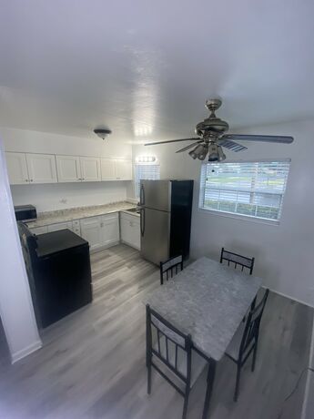 Imagen general del Hotel Uptown Suites. Foto 6