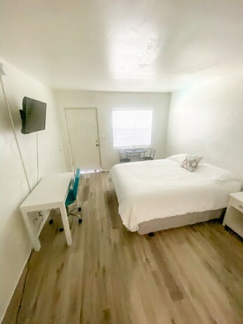 Imagen general del Hotel Uptown Suites. Foto 7