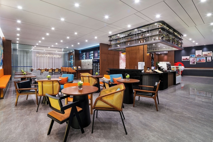 Imagen de los interiores del Hotel UrCove By Hyatt Yangzhou Dongguan Street. Foto 11