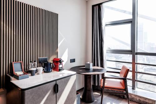 Imagen general del Hotel UrCove by HYATT Shenzhen Luohu. Foto 12