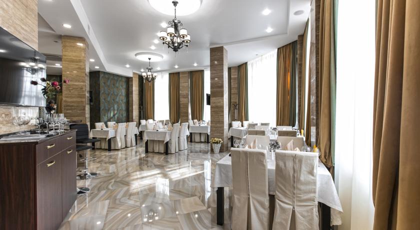 Imagen del bar/restaurante del Hotel Ural Tau. Foto 2