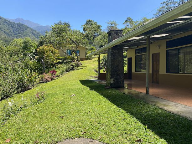 Imagen de la habitación del Hotel Uran. Foto 2