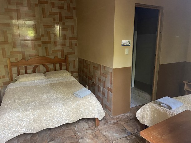 Imagen de la habitación del Hotel Uran. Foto 10