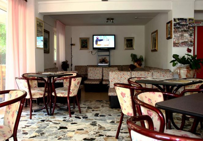 Imagen de los interiores del Hotel Urania Nuova Gestione. Foto 14