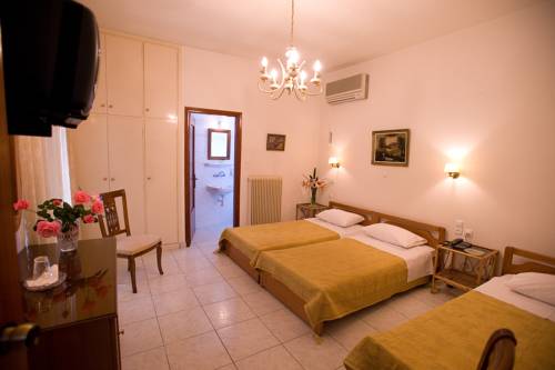 Imagen de la habitación del Hotel Urania, Pr&eacute;veza. Foto 3