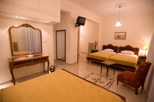 Imagen de la habitación del Hotel Urania, Pr&eacute;veza. Foto 5
