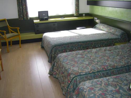 Imagen de la habitación del Hotel Urbain V. Foto 4