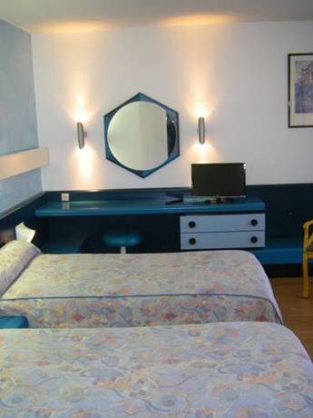 Imagen de la habitación del Hotel Urbain V. Foto 15
